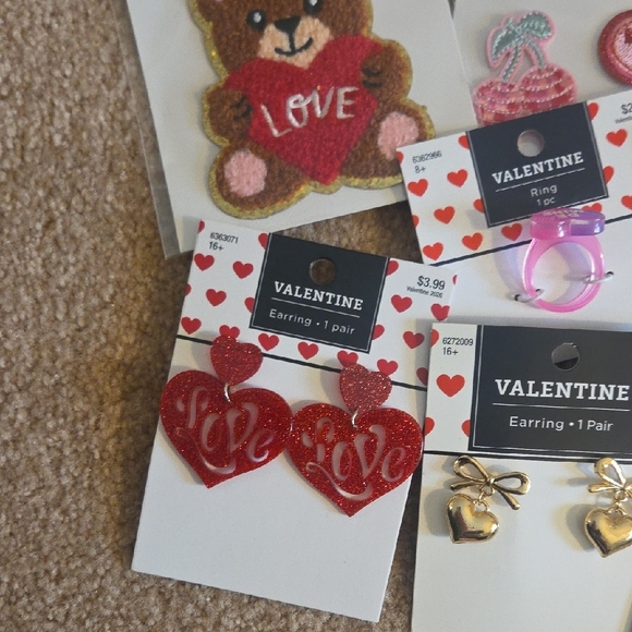 Valentine's Accessory Set - Picture 8 of 8